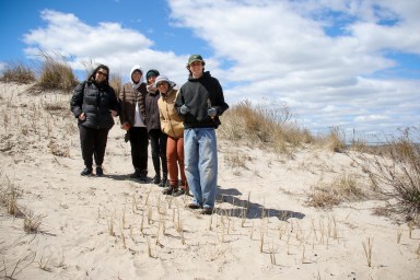 Planting project in Coney Island brings in Spring for the nabe.