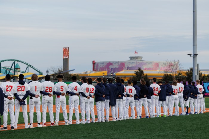 cyclones players lined up