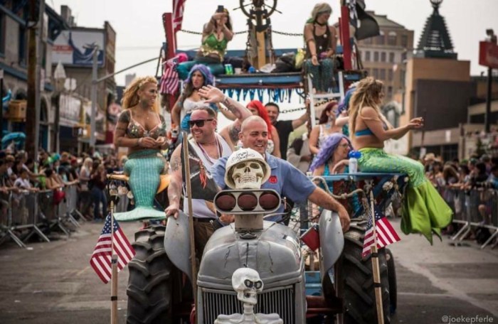 tractor pirates 