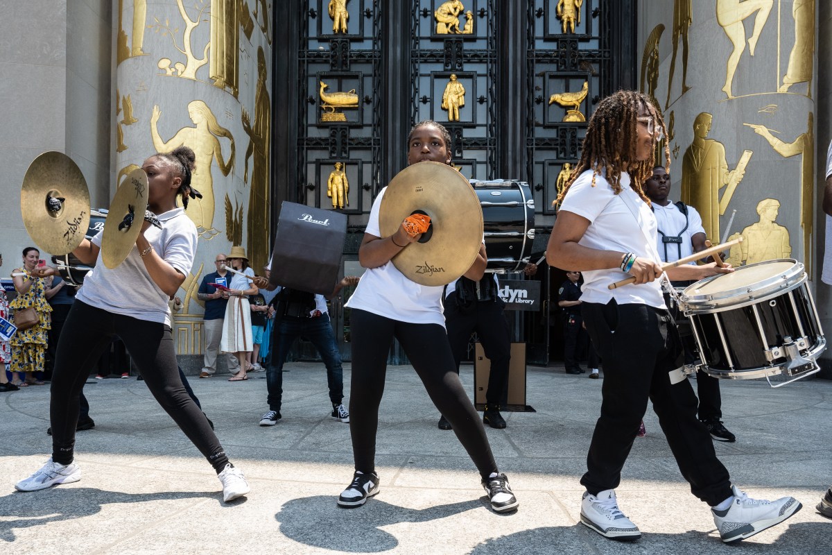 NY: Brooklyn Central Library celebrates Sunday reopening
