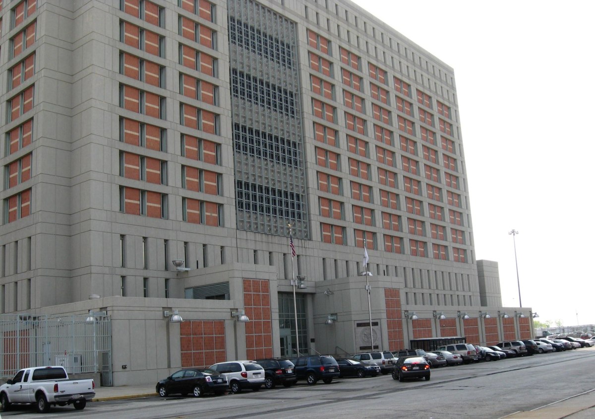 metropolitan detention center contraband smuggling