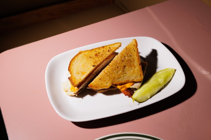 turkey club sandwich at kellogg's diner