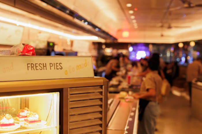 interior of kellogg's diner