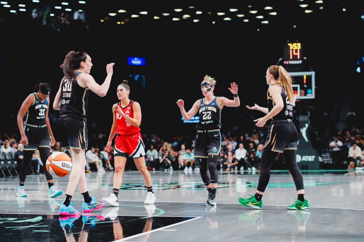 New York Liberty playing against Las Vegas Aces