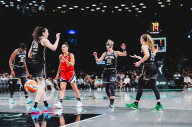 New York Liberty playing against Las Vegas Aces
