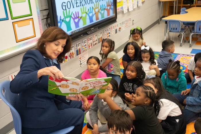 kathy hochul in school