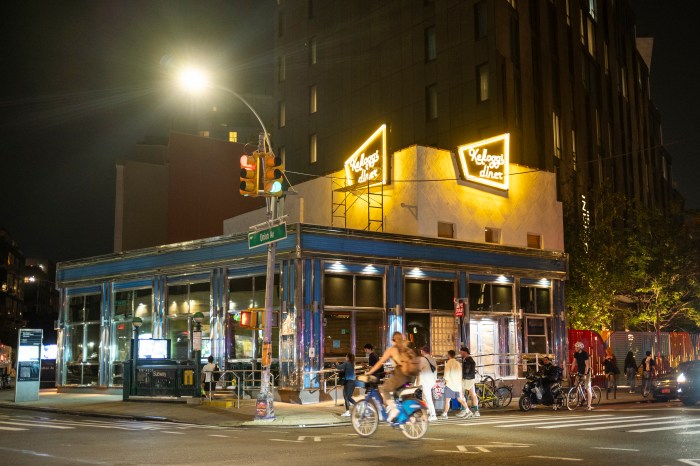 exterior of Kellogg's Diner