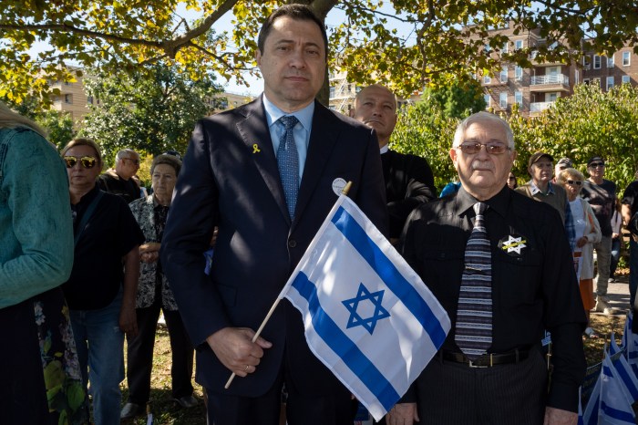 Ari Kagan at hostage rally