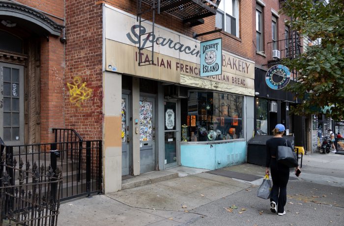 desert island comics exterior