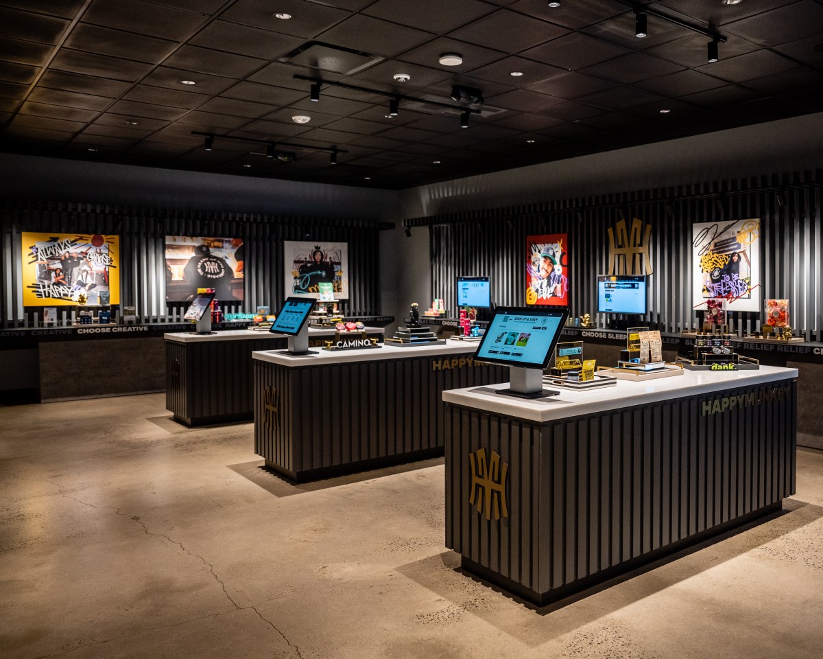 NY: Happy Munkey Opens in Fulton Mall