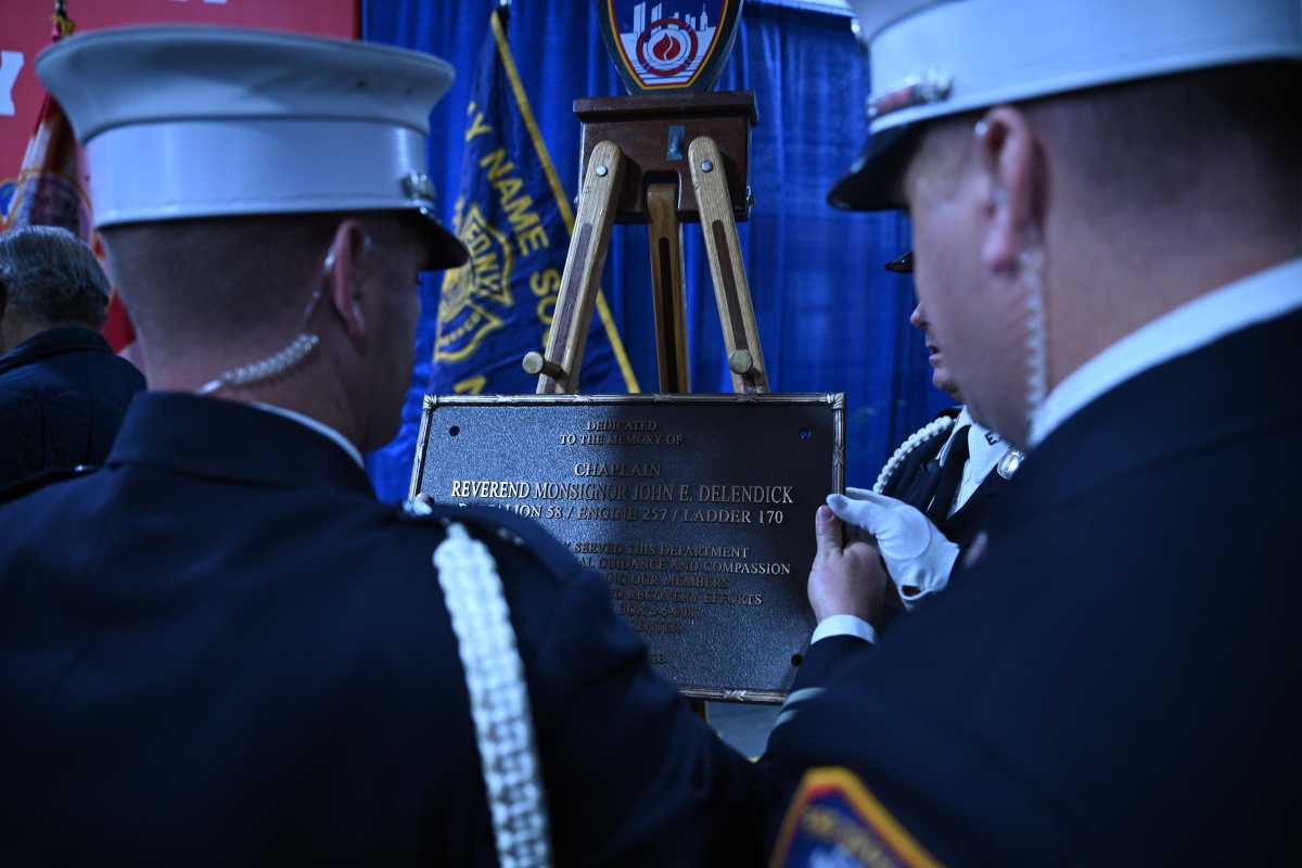 fdny with plaque for delendick