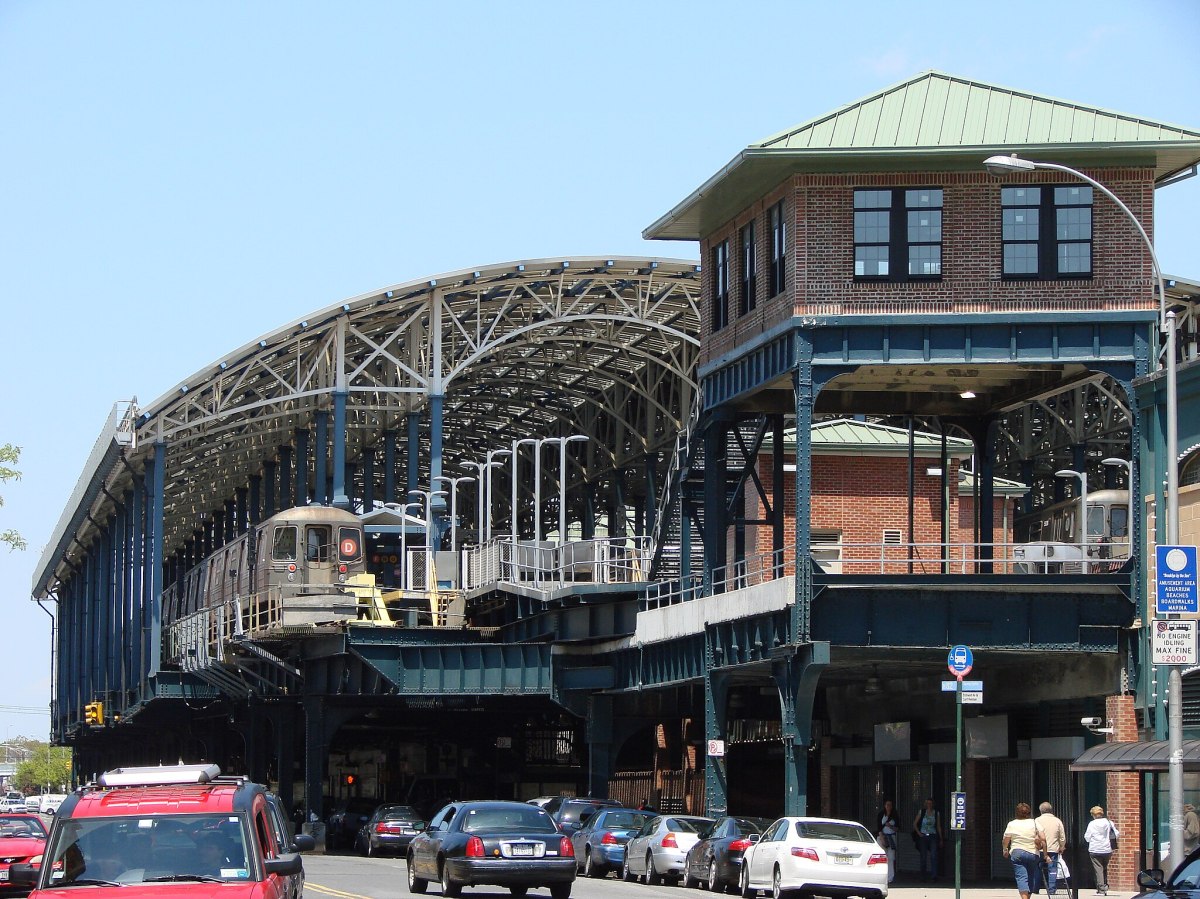 2048px-Coney_Island-Stillwell_Avenue_Terminus