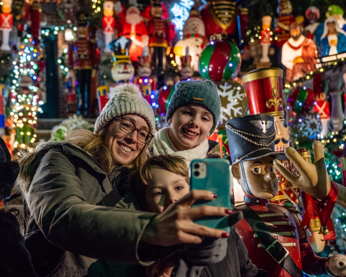 dyker heights christmas lights family