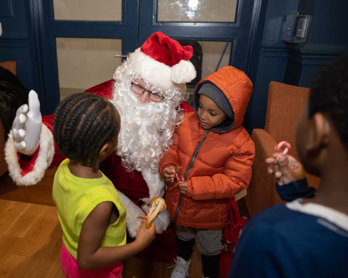 NY:  Santa Claus visits ICL Community