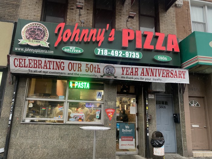 johnny's pizza