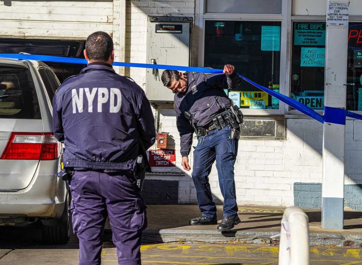 cops at scene of sunset park stabbing