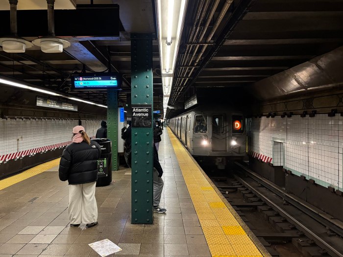 plaform at atlantic avenue-barclays station