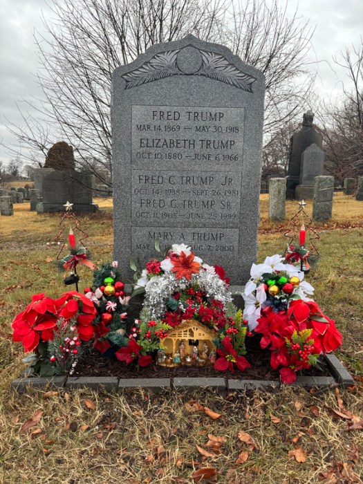 trump gravesite queens