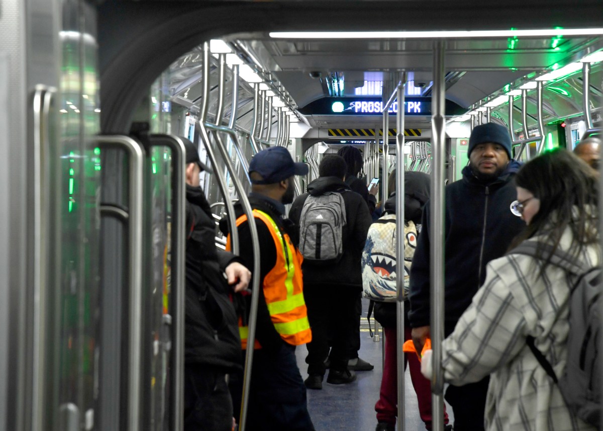MTA debuts futuristic open gangway trains on the G line in Brooklyn * Brooklyn Paper