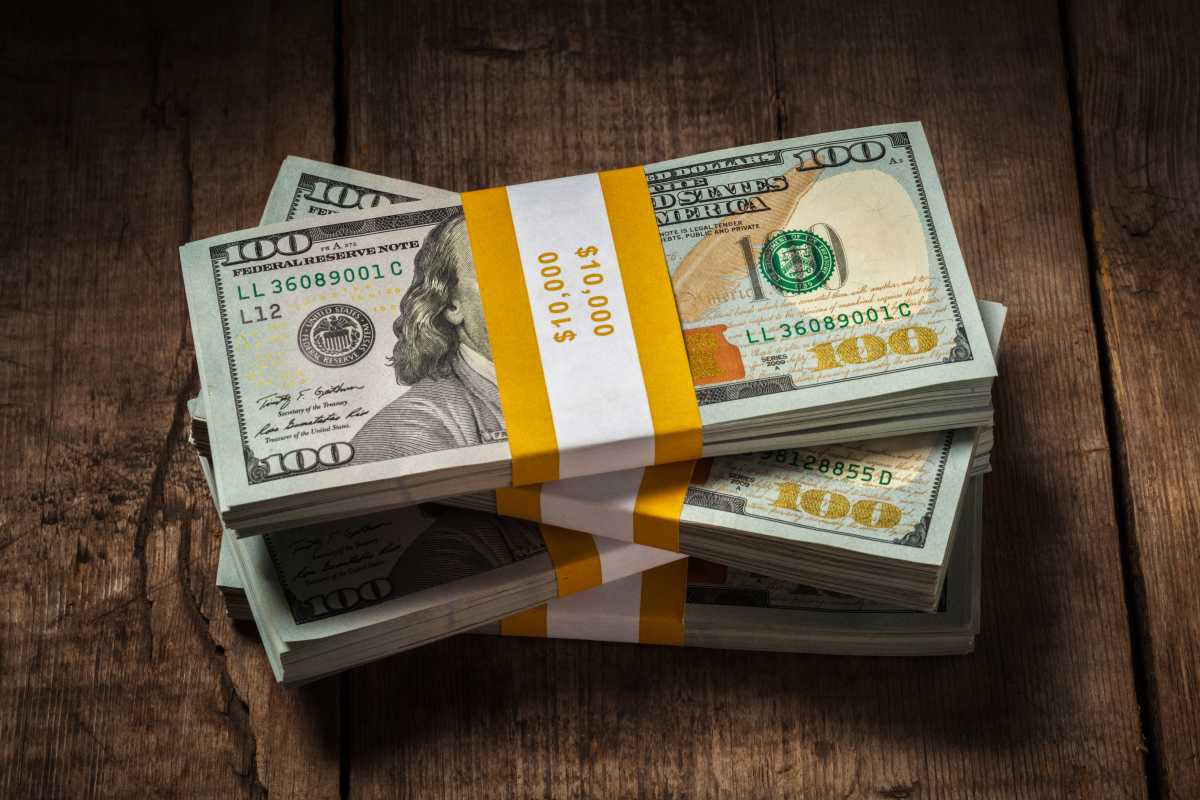 Prosecutors allege that instead of investing client's funds in business opportunities, Likhtenstein used the money for personal expenses and to make partial payments to earlier victims of the Ponzi scheme.