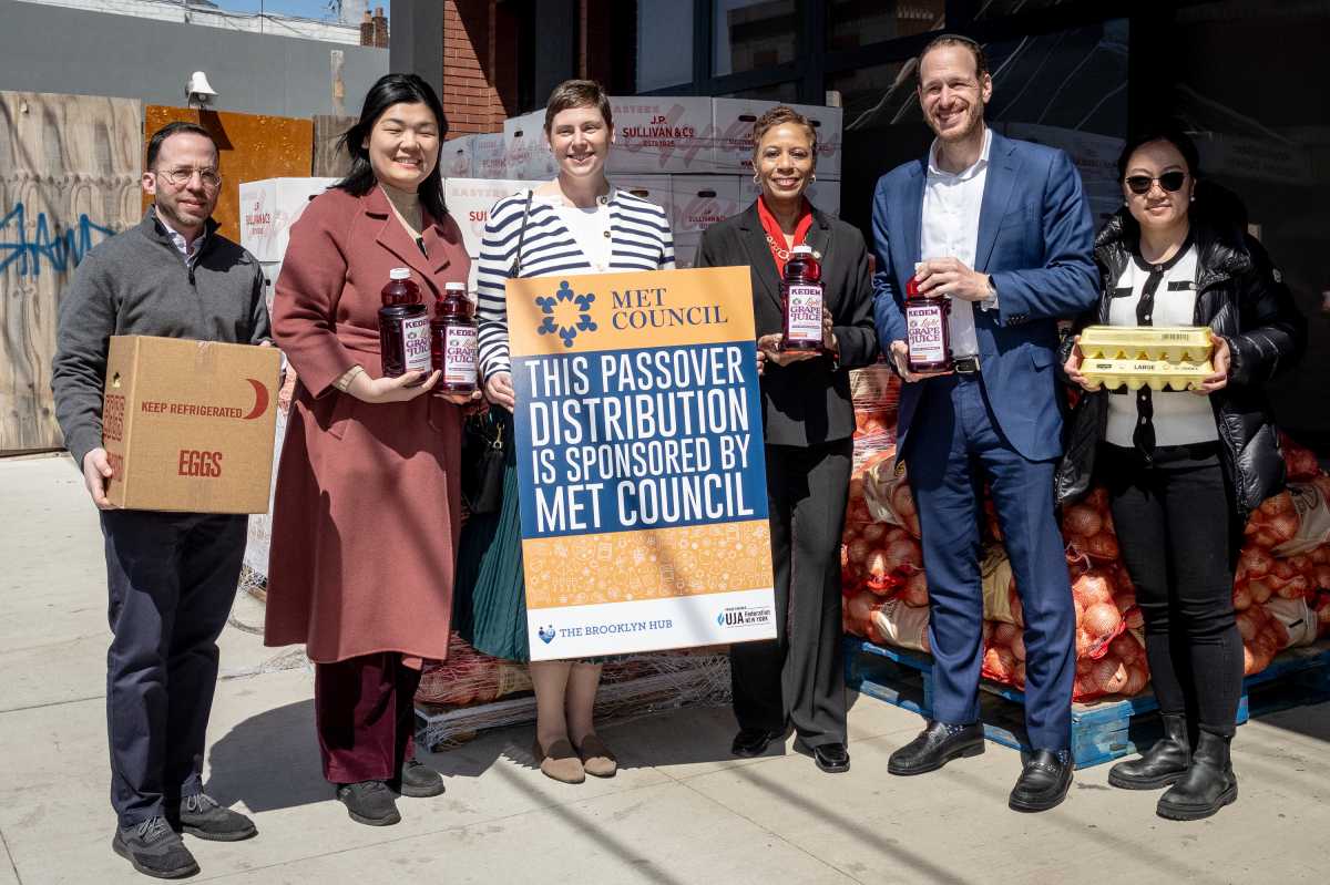 met council passover food distribution