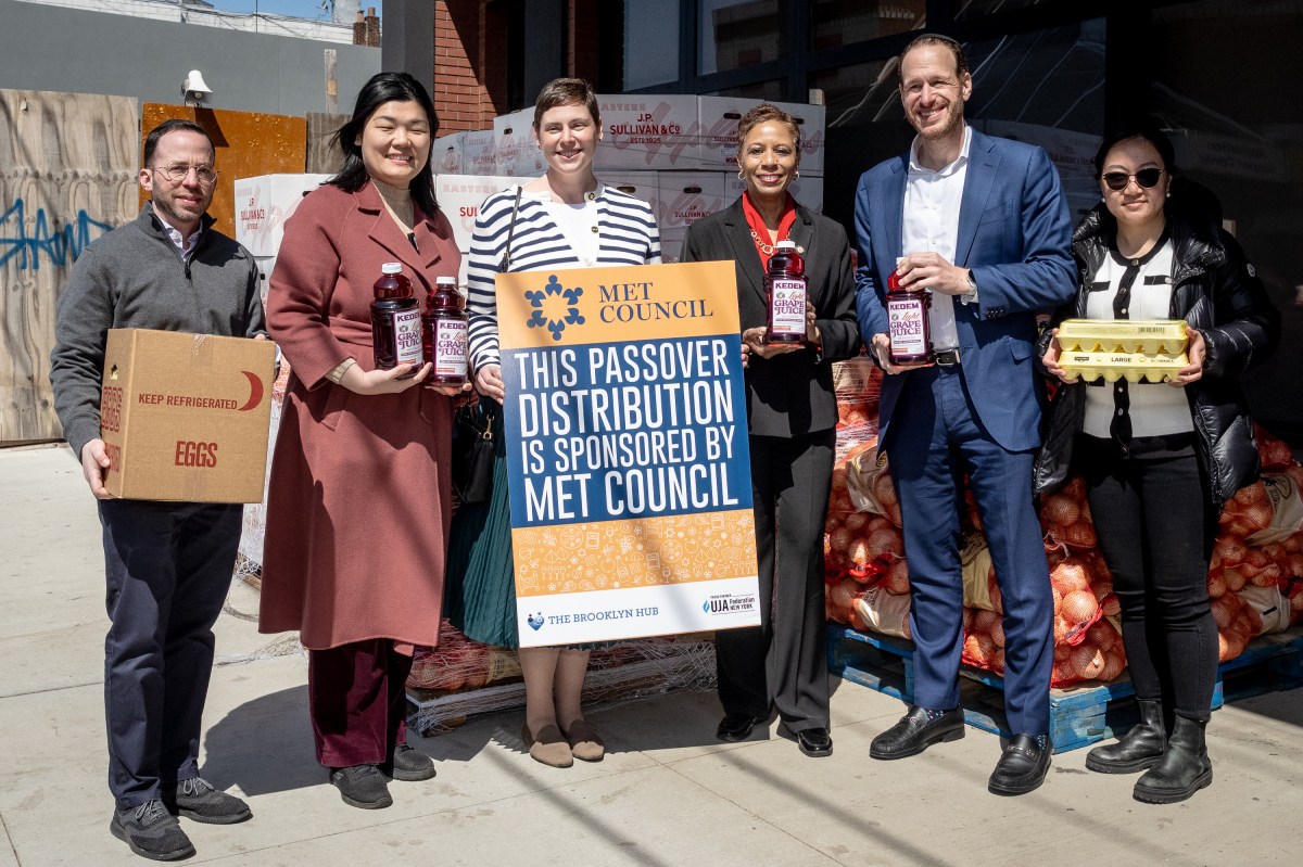 met council passover food distribution