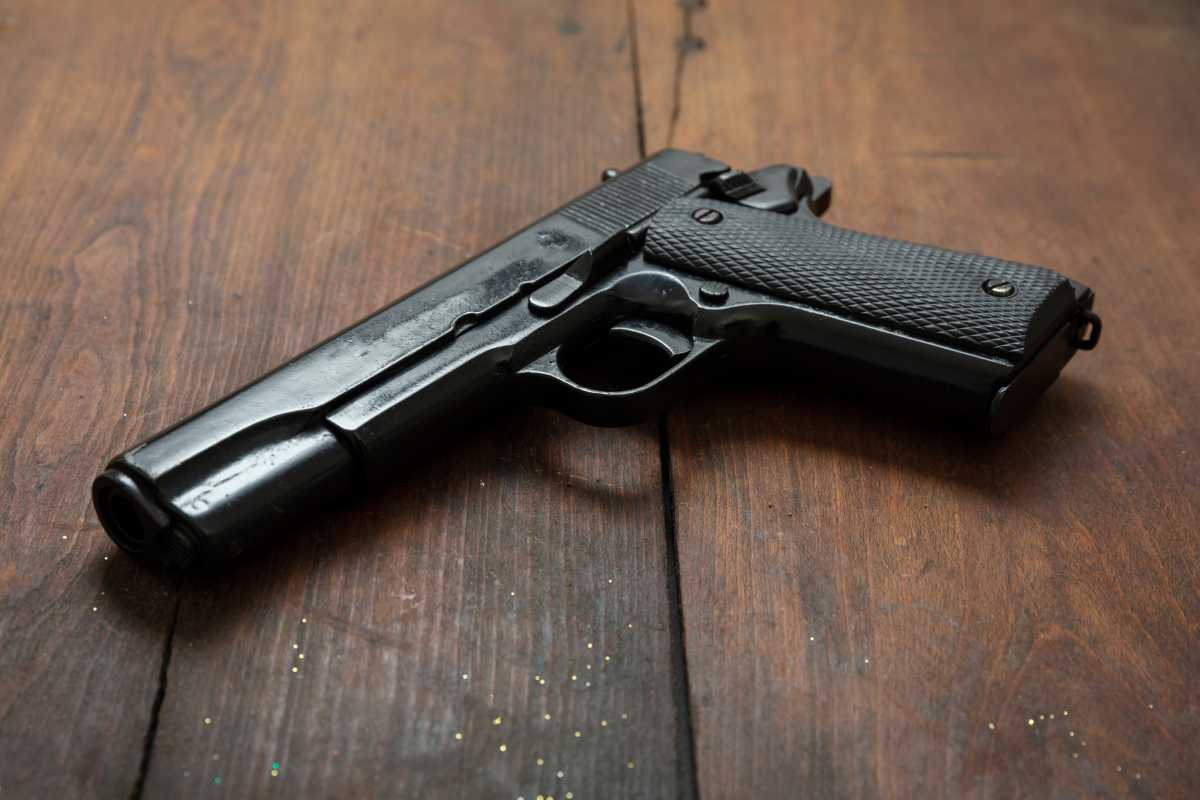 Anyone who turns in operable guns and assault rifles will receive a $500 bank card.
