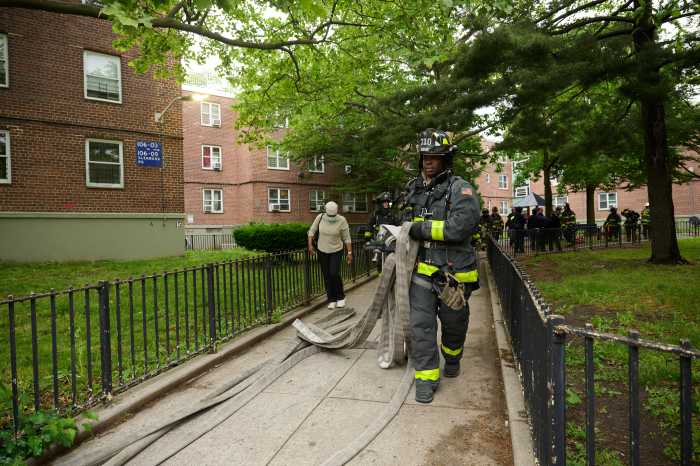 fire at breukelen houses
