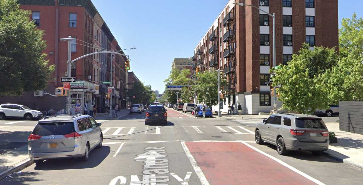 bedford avenue bike crash