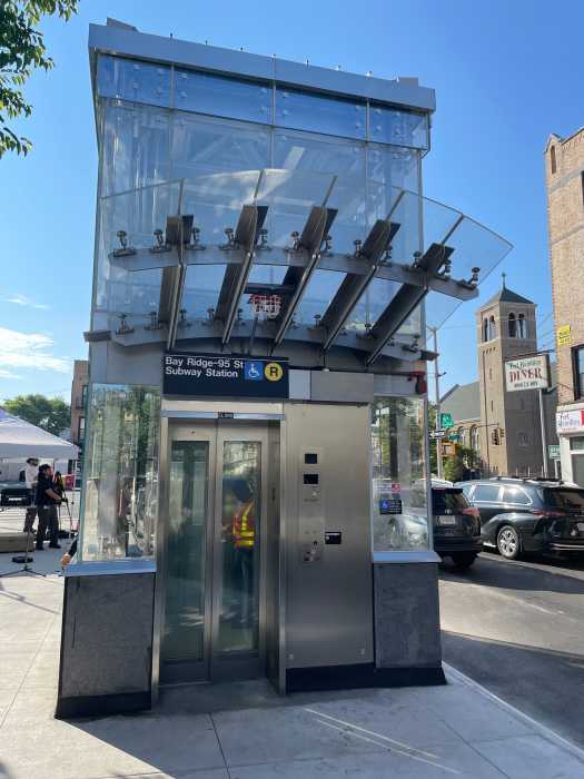 elevator at bay ridge-95th street
