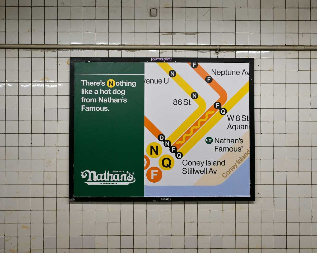nathans-famous-hot-dog-subway-campaign