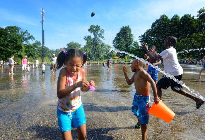 lefrakcenterlakeside-waterplay