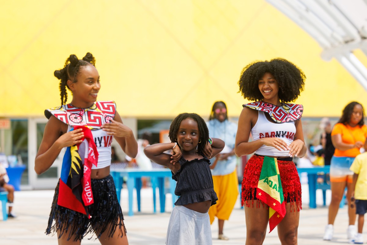 CarNYval dancers