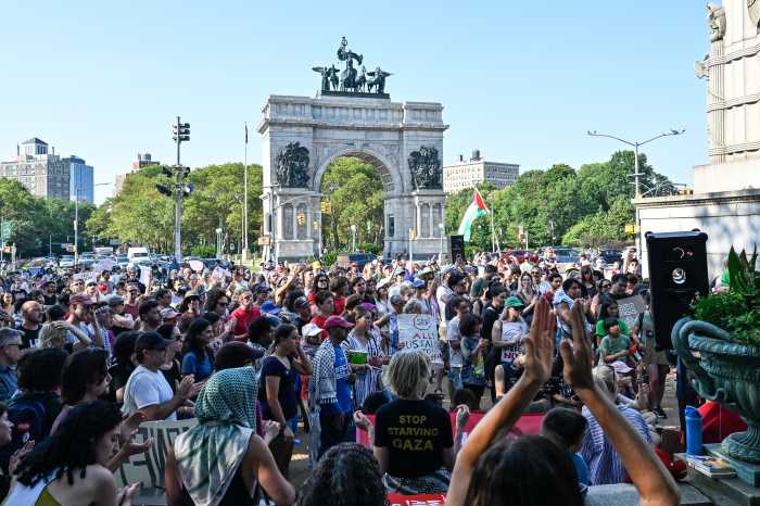 crowd at grand army plaza for gaza rally