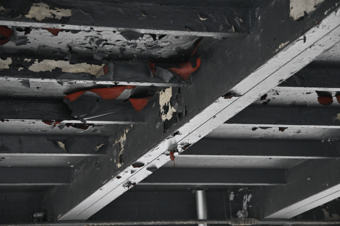 lead paint on elevated tracks