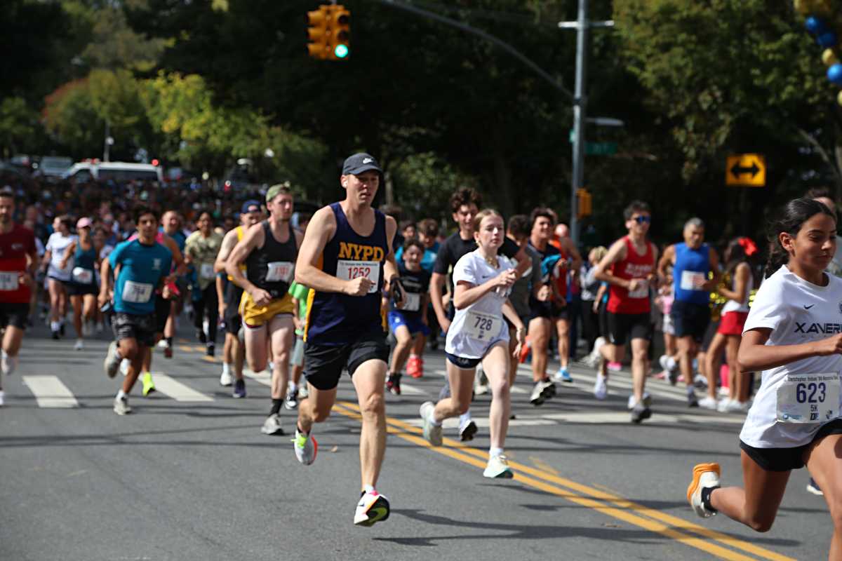 'His memory is alive': Thousands gather in Bay Ridge for annual Xaverian Hoban Run * Brooklyn Paper