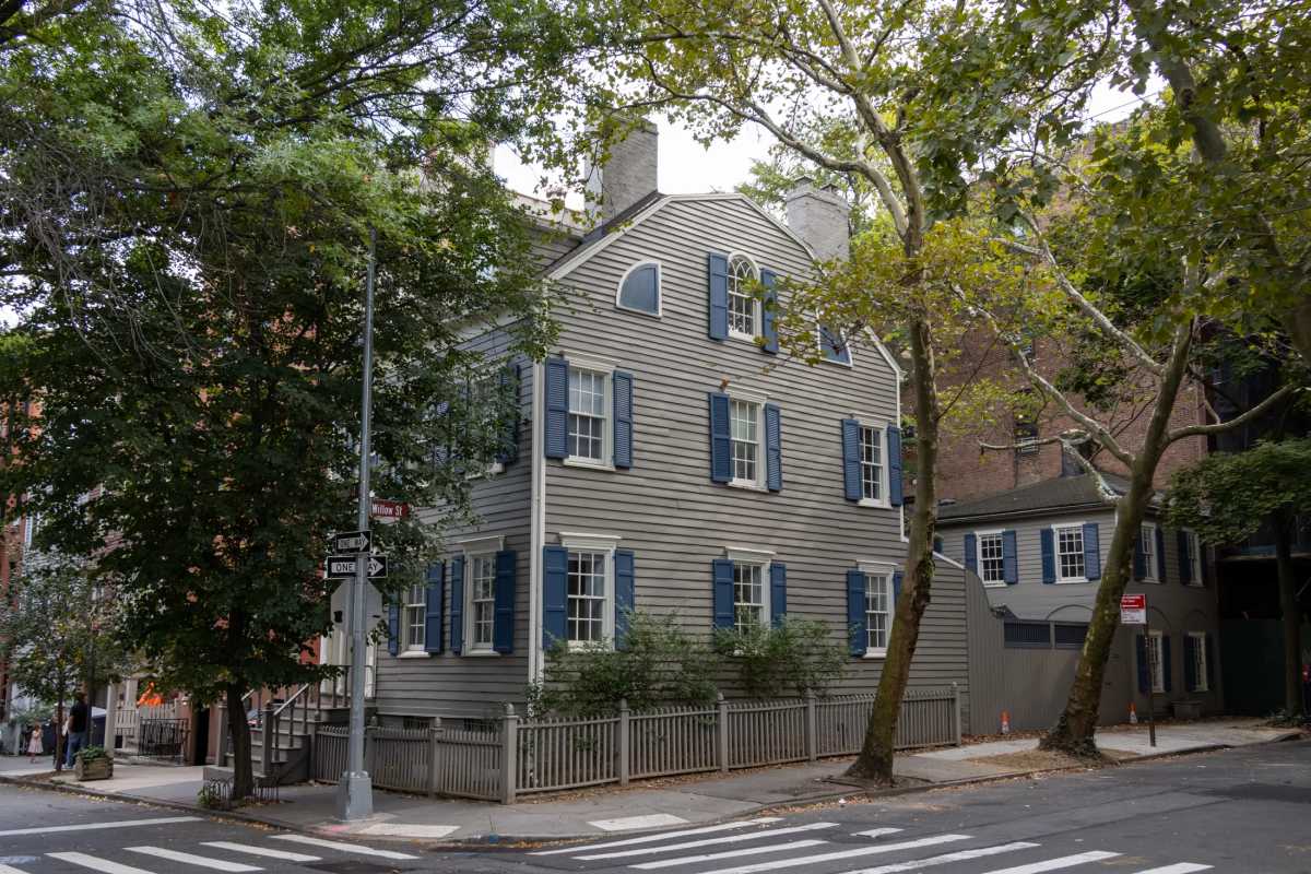 Gut job: Brooklyn Heights' 1820s gem loses historic interior in $10M renovation * Brooklyn Paper