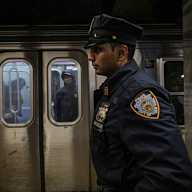 nypd officer crown heights subway slashing