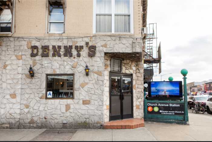 Denny's Pub