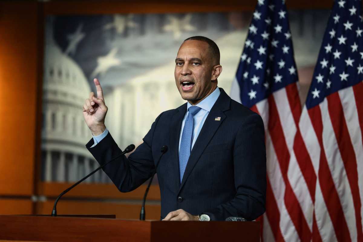 Jeffries says House Democrats will vote against shutdown deal, Brooklyn pols vow to fight for healthcare subsidies * Brooklyn Paper
