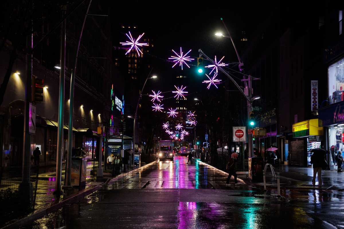 Living lightscapes transform Downtown Brooklyn for the holidays