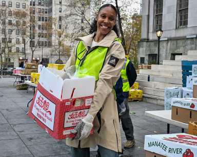NY: Brooklyn Borough Hall Thanksgiving Drive