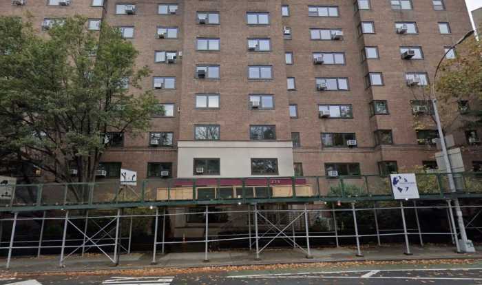 According to police sources, residents at 270 Jay St. in Downtown Brooklyn called the police around 1 p.m. on Nov. 13 after they reported smelling a foul odor emanating from the third floor.