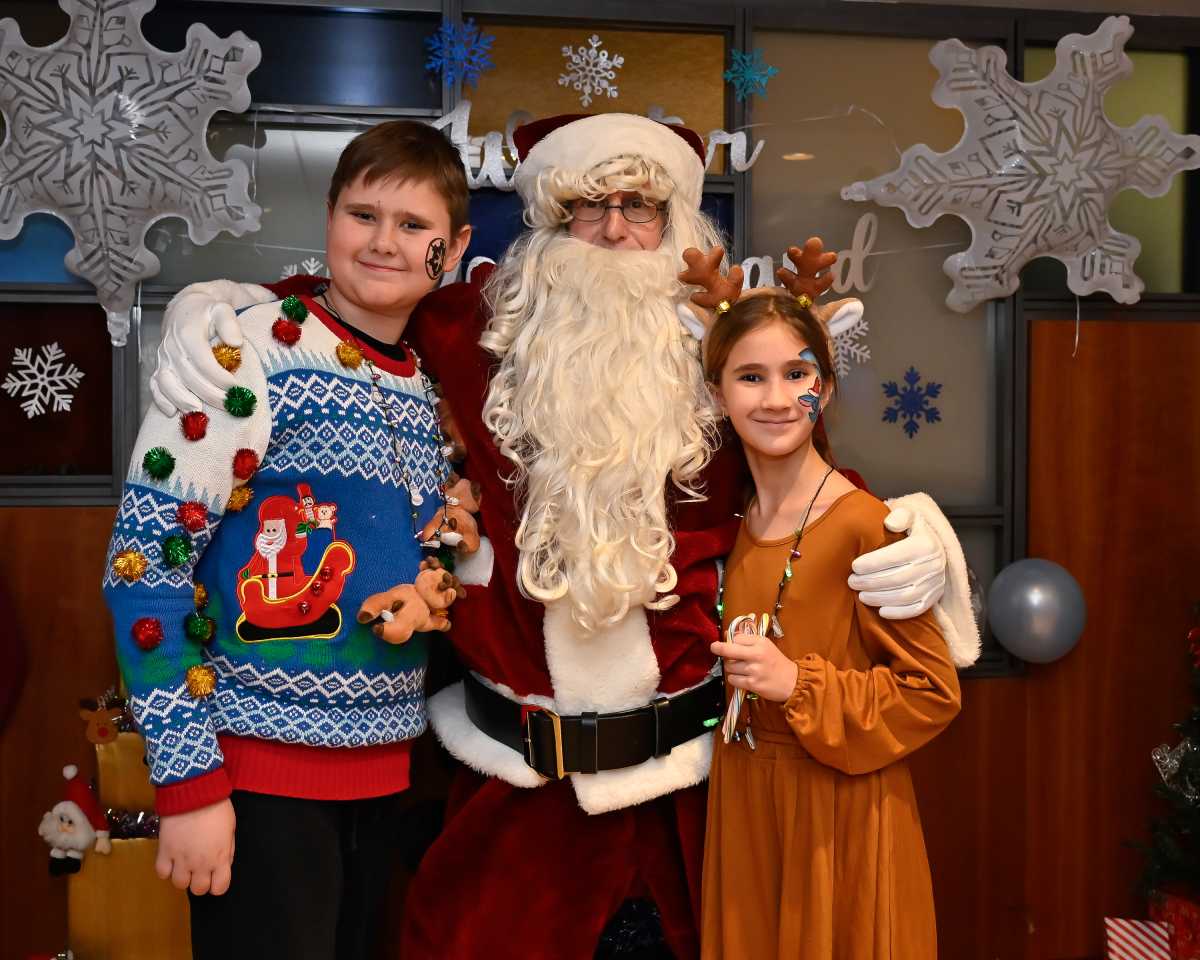 'Just being kids': Maimonides' holiday party brings joy to pediatric patients * Brooklyn Paper