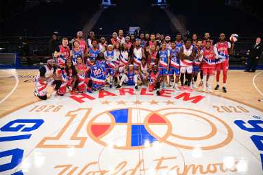 Globetrotter Team Photo – Credit_ Harlem Globetrotters _ Jimmy Strong