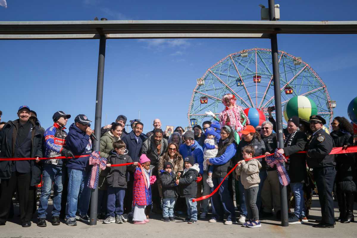 Welcome to spring': Crowds return to Coney Island as iconic amusement parks open for 2026  Brooklyn Paper