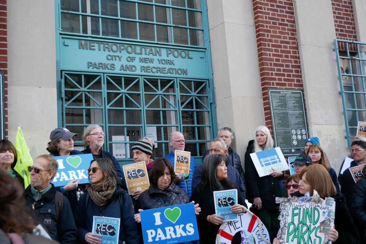 Community frustration grows over Metropolitan Recreation Center closure in Williamsburg