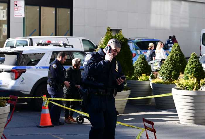 police on scene of downtown brooklyn fulton street shooting