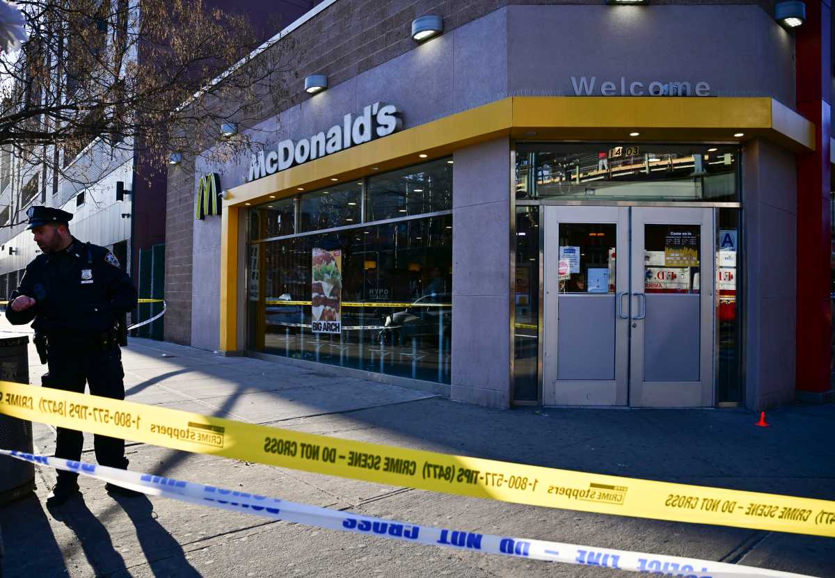 Two teen girls shot outside Coney Island McDonald's, police hunt fleeing gunman * Brooklyn Paper