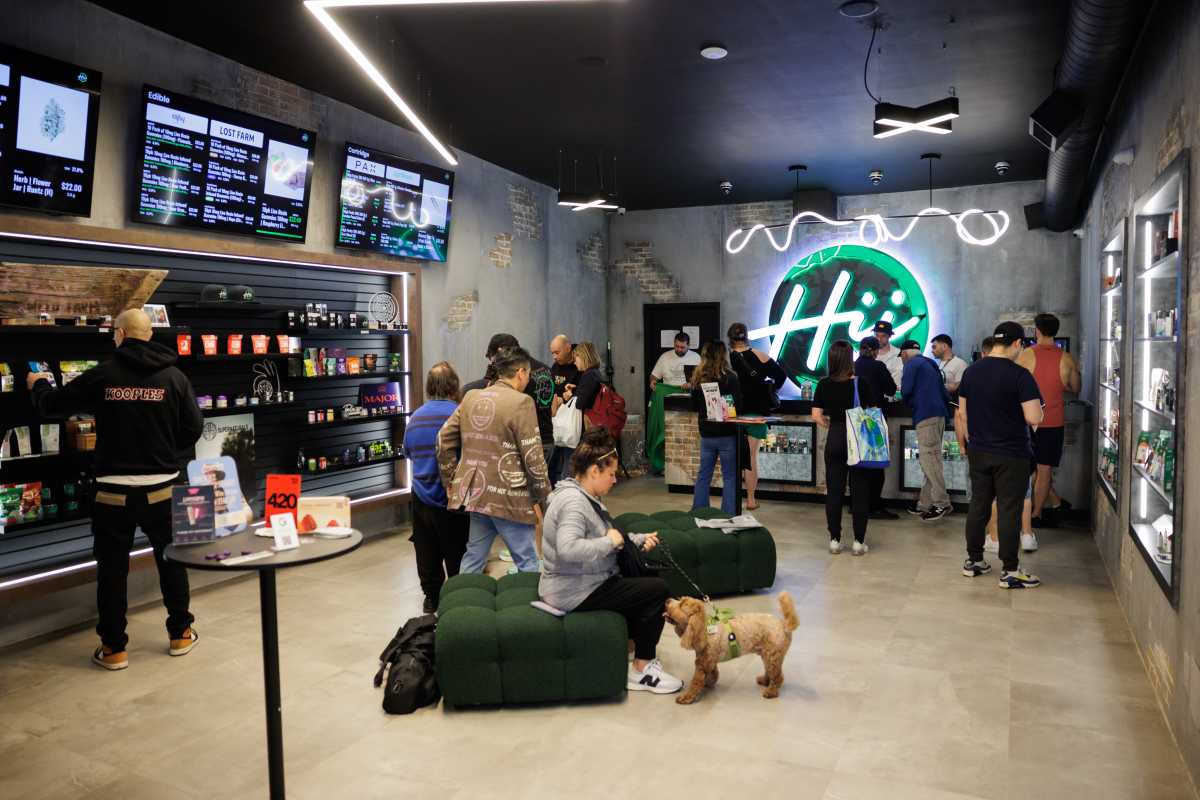 Williamsburg-born Hii NYC opens Bay Ridge flagship, blending cannabis and community * Brooklyn Paper
